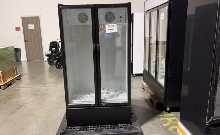 39 ins Merchandising door cooler Rental for rent in Ames, TX