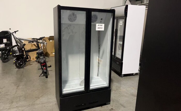 39 ins Merchandising door cooler Rental for rent in Ames, TX