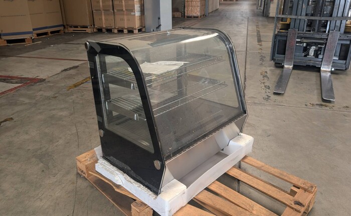 28 ins Refrigerated Bakery Display Case Rental