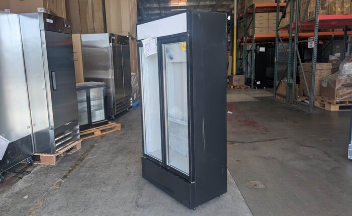 Commercial Merchandising door cooler Rental for rent in Markham, TX