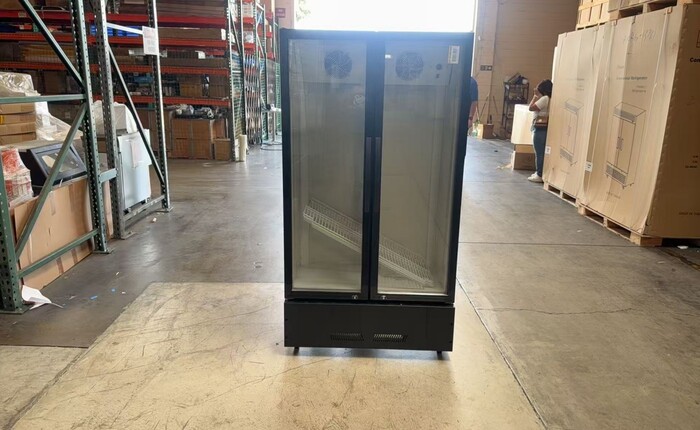 39 ins Merchandising door cooler Rental for rent in Markham, TX